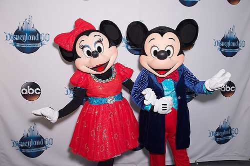 Video captures violent family brawl at Disneyland 'I don't care about no video! I'm ready to go to jail tonight' - theGrio