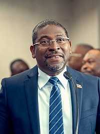 Haiti - FLASH : The Minister of the Interior exit by the little door - HaitiLibre.com : Haiti news 7/7