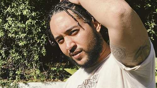 'From Smart Guy to Buff Dude': Tahj Mowry Lets His Chest Get Some Sun and Fans Are Here for It