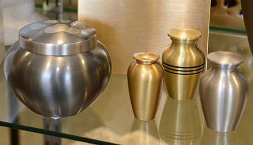 Black Man Files Federal Lawsuit After Illinois Police Officers Do The Unthinkable And Test His Daughter’s Ashes For Drugs