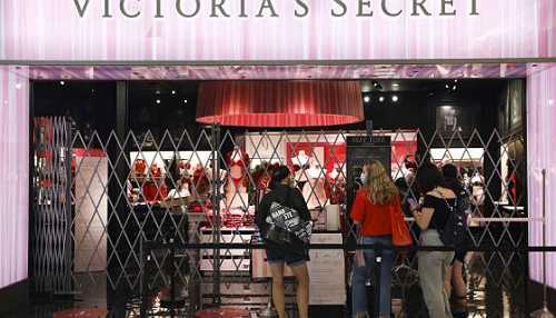 Victoria’s Secret Responds To Cantankerous Karen Who Attacked Black Woman Then Played Victim