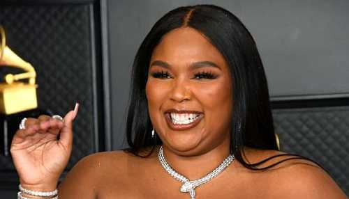 Baecation Booed Up: Lovestruck Lizzo Posts Vacation Snaps With Her ‘Good As Hell’ Looking Mystery Man