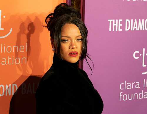 Rihanna's new female bodyguard goes viral