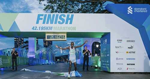 Kenya's Yegon and Ethiopia's Jifar win marathon in Singapore  | Africanews
