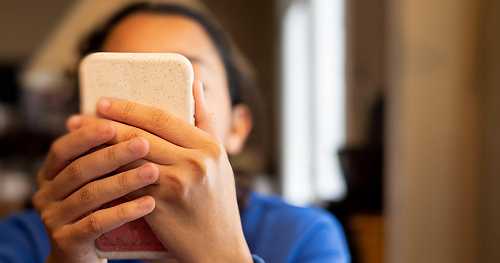 Half of states now have laws that ban or regulate cellphones in schools