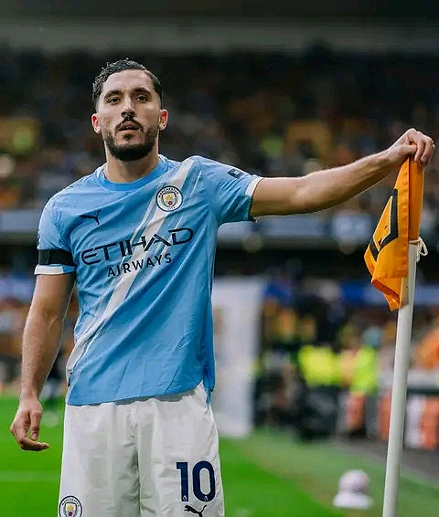 Rayan Cherki has 𝐅𝐎𝐔𝐑 𝐀𝐒𝐒𝐈𝐒𝐓𝐒 in the last four Premier League games...