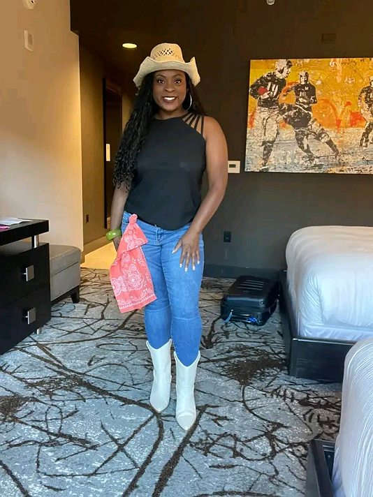 Another amazing photo from 80s...💥Jackie Chan photographed in 1987.📸 #LGTBTQ